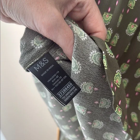 NWOT Per Una Adorable Green Long Sleeve Blouse - Picture 7 of 9